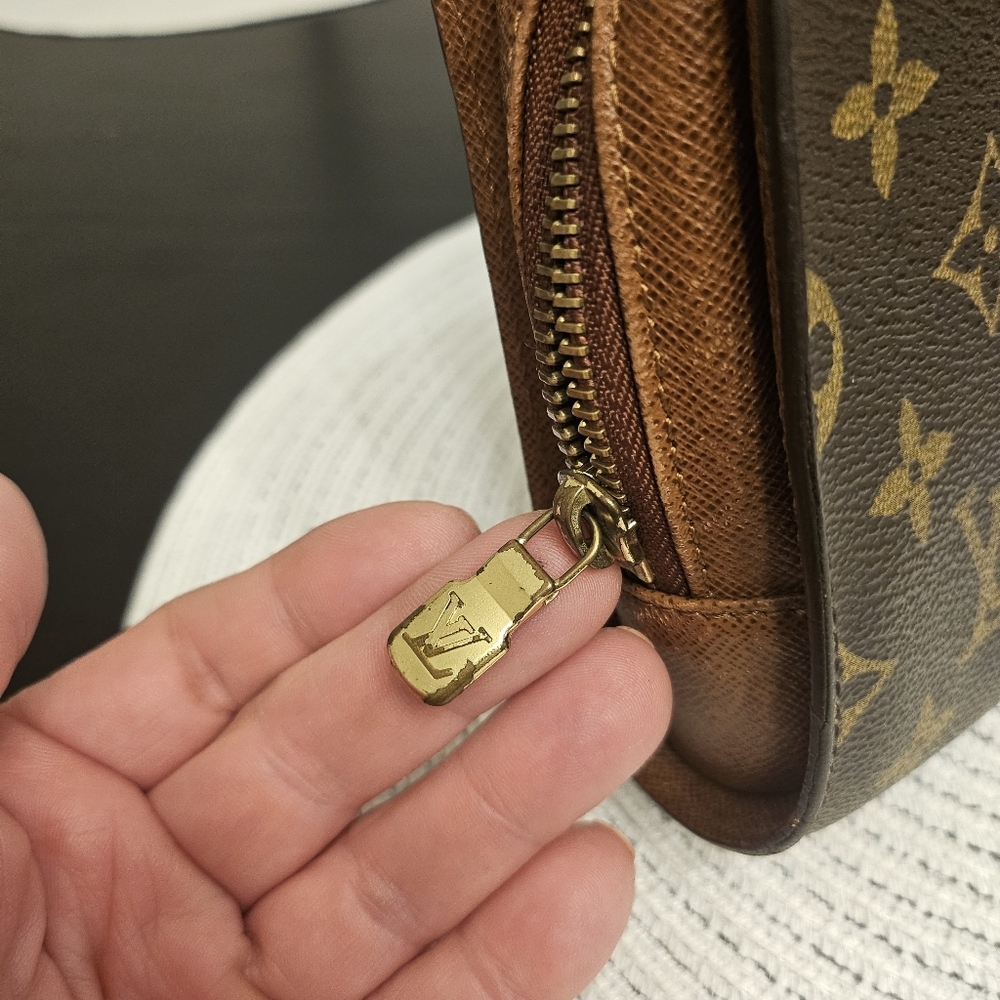 Louis Vuitton Brown Monogram Clutch - Original Strap - Picture 5 of 15